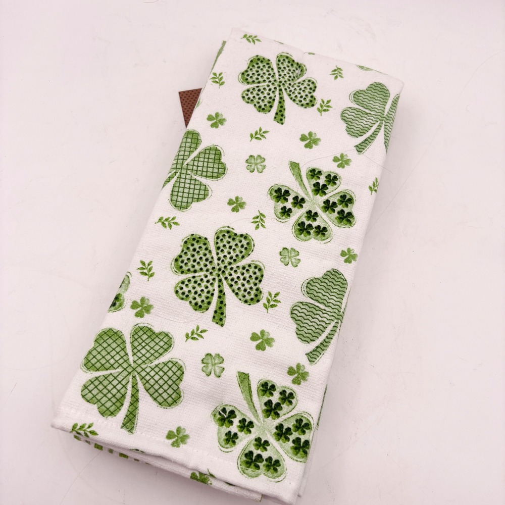 Cupcakes and Cashmere St Patricks Day Kitchen Towels Set of 3 Green Shamrock New - Picture 3 of 7